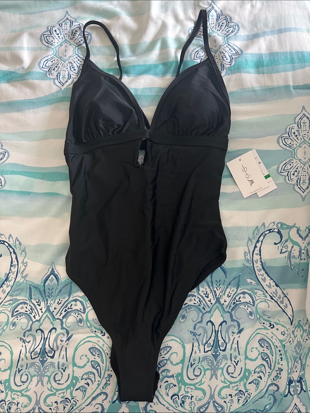 Jessica Simpson brand new Black One-Piece V-Neck Plunge Swimsuit. Size Large